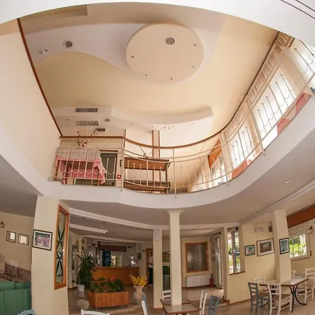 Ξενοδοχείο Rugantino 3*